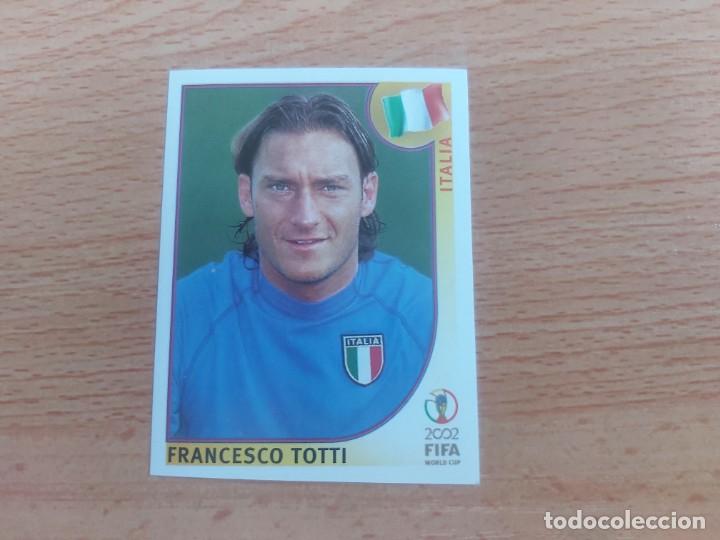 Figurine di Calcio: CROMO FUTBOL MUNDIAL 2002 EDITORIAL PANINI 470.TOTTI-ITALIA-NUNCA PEGADO-TRASERA EN NEGRO