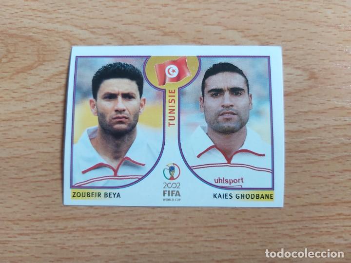 Figurine di Calcio: CROMO FUTBOL MUNDIAL 2002 EDITORIAL PANINI 574.BEYA/GHODBANE-TUNEZ-NUNCA PEGADO-TRASERA EN NEGRO