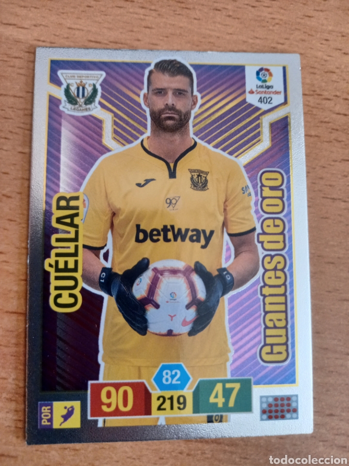 Cromos de f&uacute;tbol: Panini Adrenalyn 2018 2019 18 19 402 Cu&eacute;llar Legan&eacute;s guantes de oro