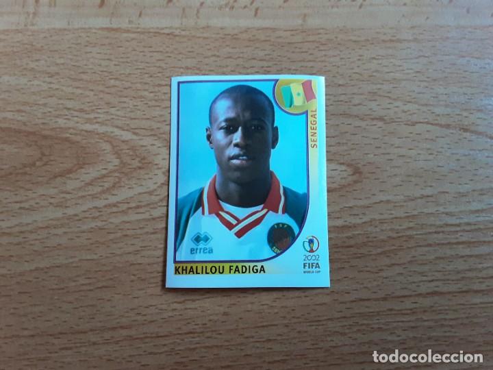 Cromos de Futebol: CROMO FUTBOL MUNDIAL 2002 EDITORIAL PANINI 57.FADIGA-SENEGAL-NUNCA PEGADO-TRASERA EN AZUL