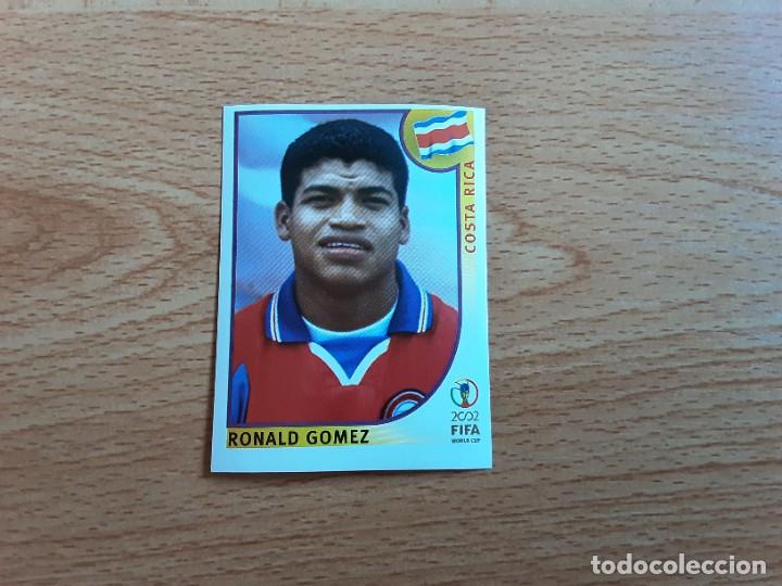 Football Stickers: CROMO FUTBOL MUNDIAL 2002 EDITORIAL PANINI 240.RONALD GOMEZ-COSTA RICA-NUNCA PEGADO-TRASERA EN AZUL