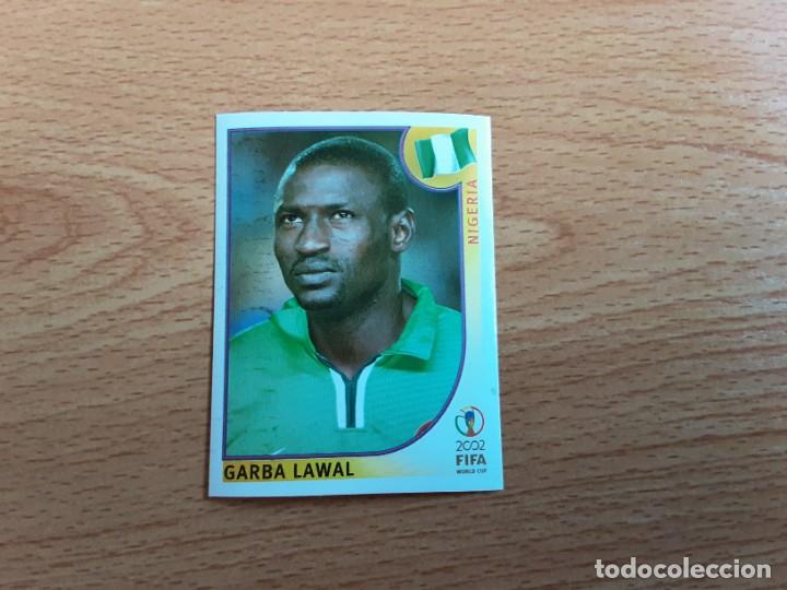 Football Stickers: CROMO FUTBOL MUNDIAL 2002 EDITORIAL PANINI 413.LAWAL-NIGERIA-NUNCA PEGADO-TRASERA EN AZUL