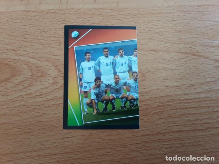Cromos de f&uacute;tbol: CROMO FUTBOL EURO 2004 EDITORIAL PANINI 28.ALINEACION PARTE 1-GRECIA-NUNCA PEGADO