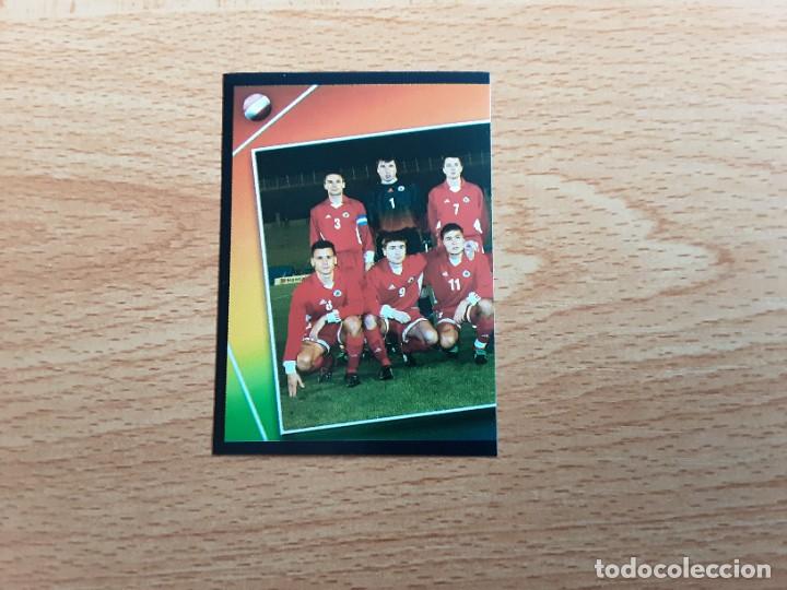 Cromos de F&uacute;tbol: CROMO FUTBOL EURO 2004 EDITORIAL PANINI 252.ALINEACION PARTE 1-LETONIA-NUNCA PEGADO