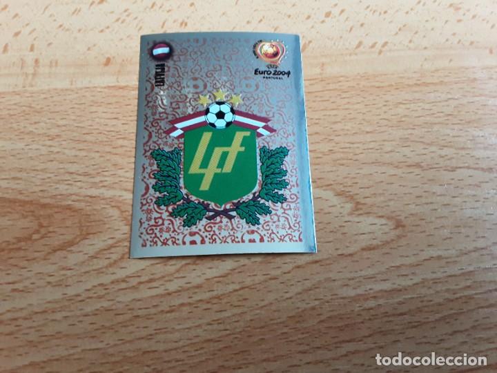 Cromos de F&uacute;tbol: CROMO FUTBOL EURO 2004 EDITORIAL PANINI 254.ESCUDO-LETONIA-NUNCA PEGADO