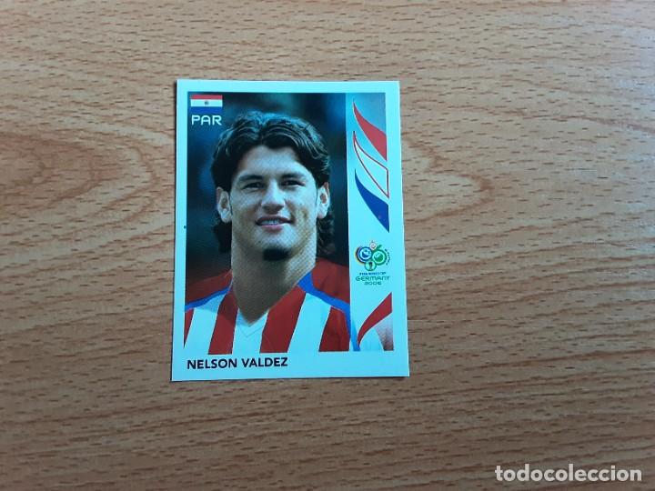 Cartes &agrave; collectionner de Football: CROMO FUTBOL MUNDIAL 2006 EDITORIAL PANINI 130.VALDEZ-PARAGUAY-NUNCA PEGADO