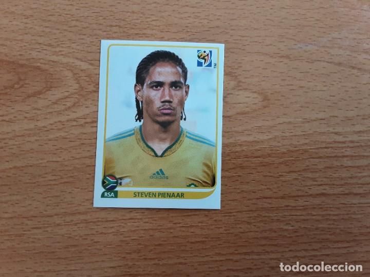 Cartes &agrave; collectionner de Football: CROMO FUTBOL MUNDIAL 2010 PANINI 43.PIENAAR-SUDAFRICA-NUNCA PEGADO