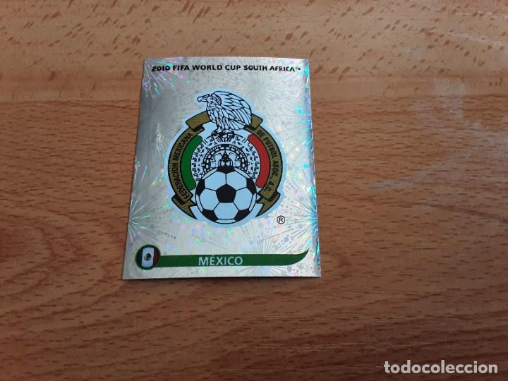 Cromos de F&uacute;tbol: CROMO FUTBOL MUNDIAL 2010 PANINI 50.ESCUDO-MEXICO-NUNCA PEGADO