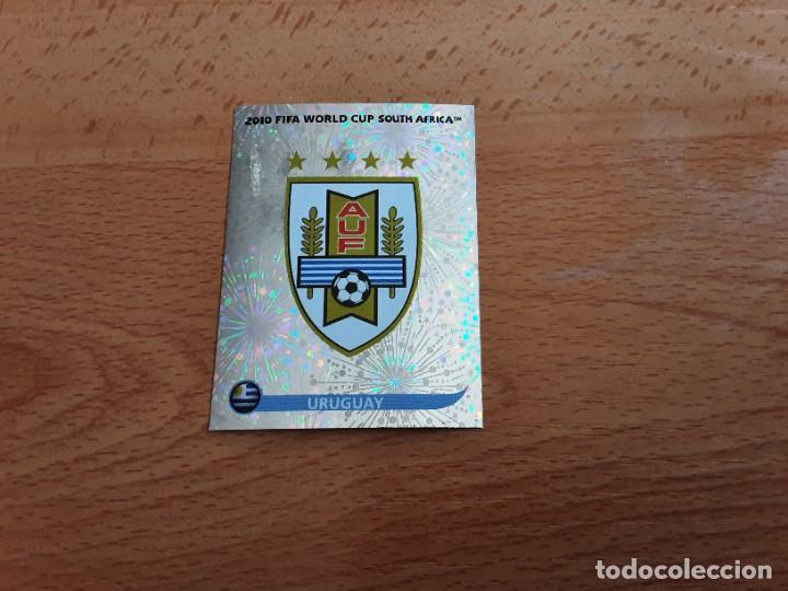 Figurine di Calcio: CROMO FUTBOL MUNDIAL 2010 PANINI 69.ESCUDO-URUGUAY-NUNCA PEGADO