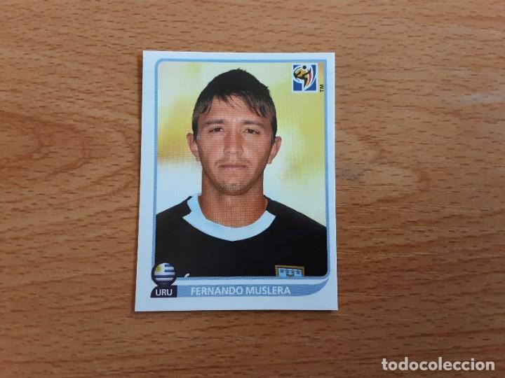 Figurine di Calcio: CROMO FUTBOL MUNDIAL 2010 PANINI 70.MUSLERA-URUGUAY-NUNCA PEGADO