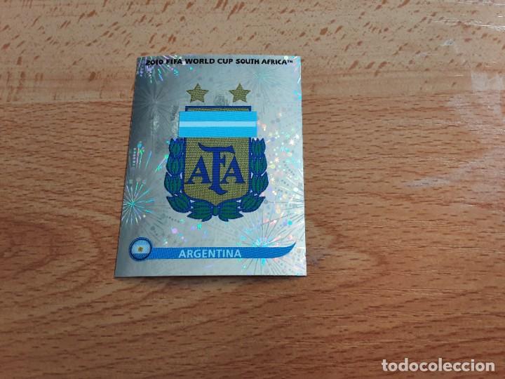 Cartes &agrave; collectionner de Football: CROMO FUTBOL MUNDIAL 2010 PANINI 107.ESCUDO-ARGENTINA-NUNCA PEGADO