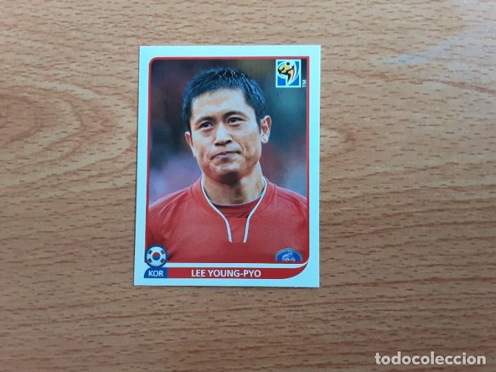 Cartes &agrave; collectionner de Football: CROMO FUTBOL MUNDIAL 2010 PANINI 153.YOUNG-PYO/REPUBLICA DE KOREA-NUNCA PEGADO