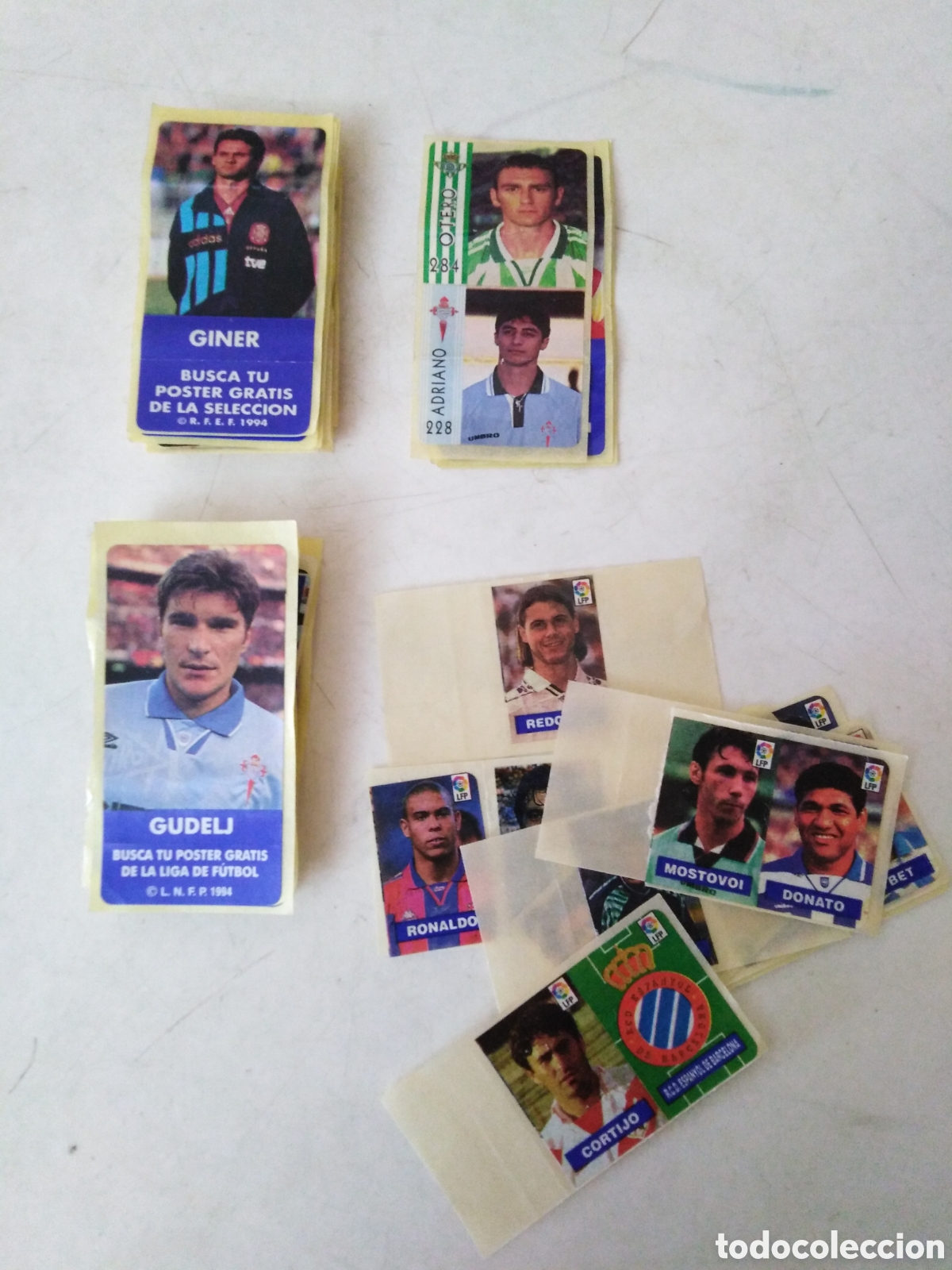 Cromos de F&uacute;tbol: Lote de 53 tiras ( 37 completas y 16 incompletas ) de cromos-pegatinas de f&uacute;tbol liga 94 ( 1994 )
