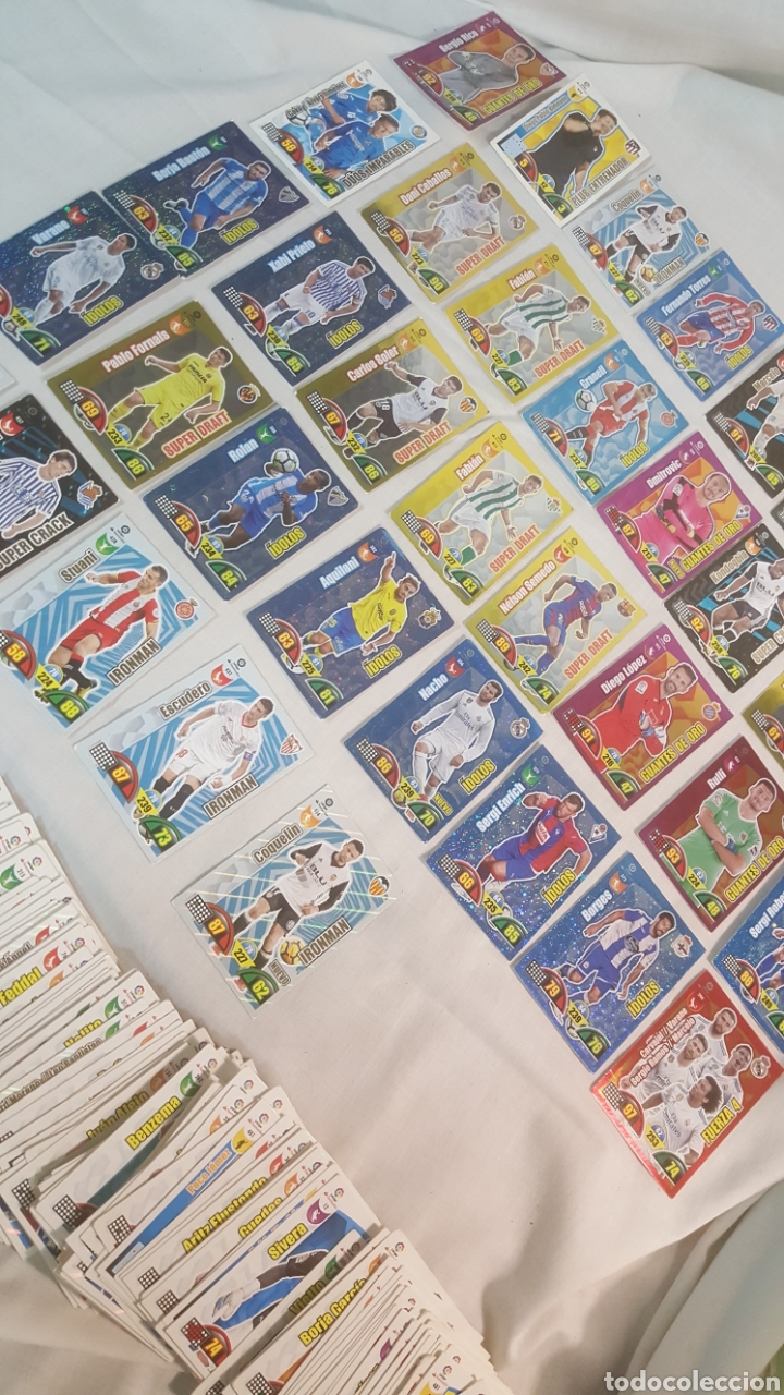 Lote Cartas Cromos Adrenalyn 2017-2018 de Panini. 144 Normales y 37 Especiales