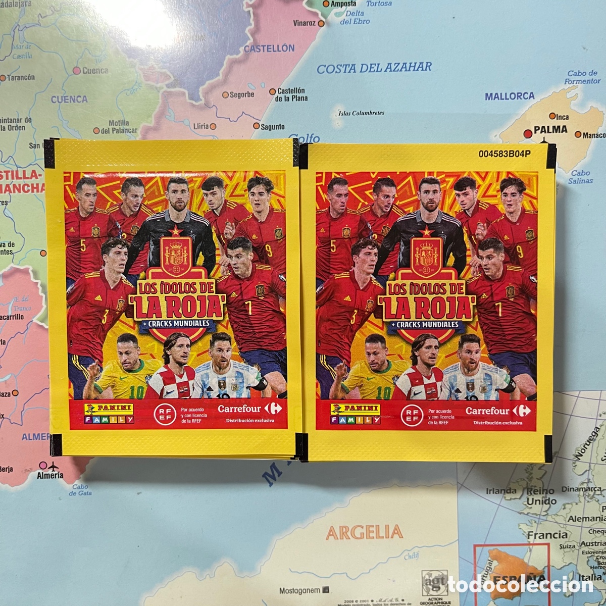 Cromos de f&uacute;tbol: 50 sobres de los &iacute;dolos de la roja del Carrefour del mundial de Qatar 2022