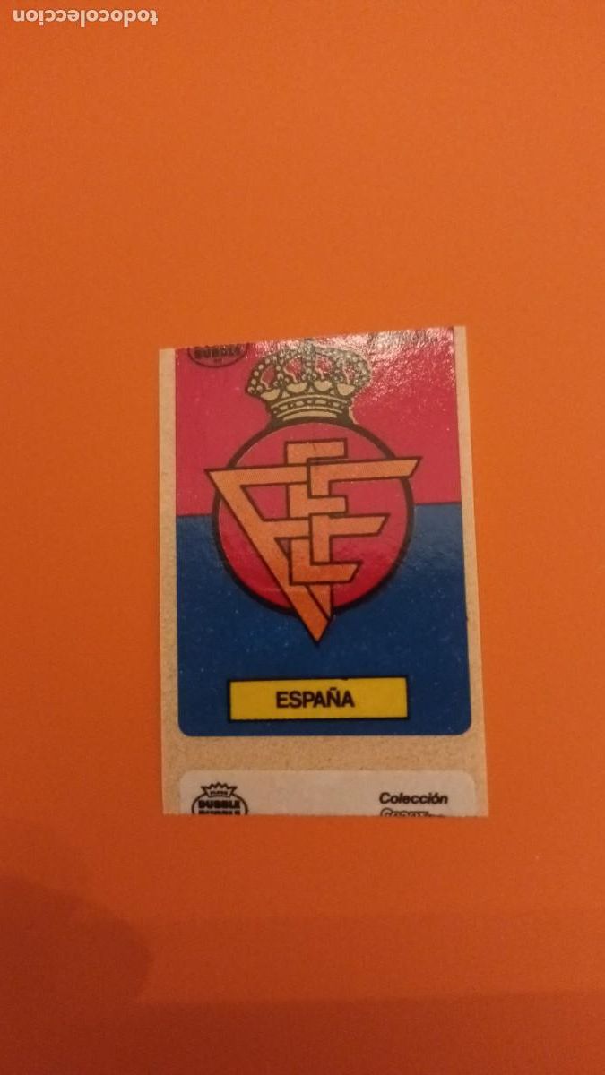 Cromos de F&uacute;tbol: Bubble dubble chicle escudo Espa&ntilde;a selecci&oacute;n espa&ntilde;ola nunca pegado con error de corte