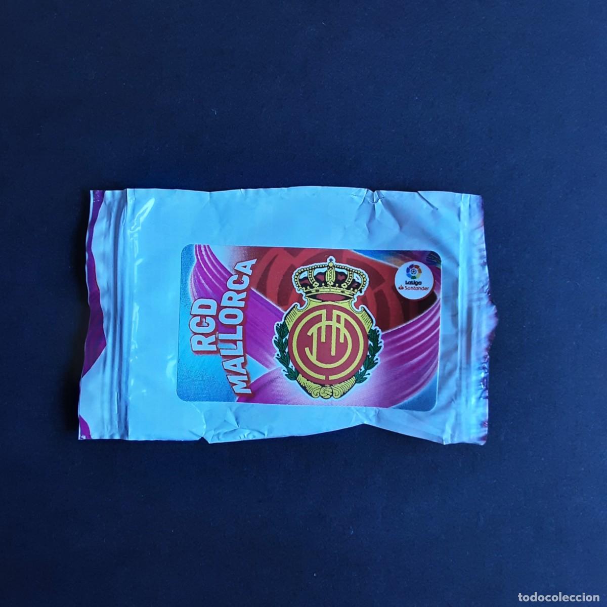 Football Stickers: CROMO CHICLE LIGA 2019-2020 PANINI EDICIONES ESTE - LIGA 19-20-ESCUDO-MALLORCA
