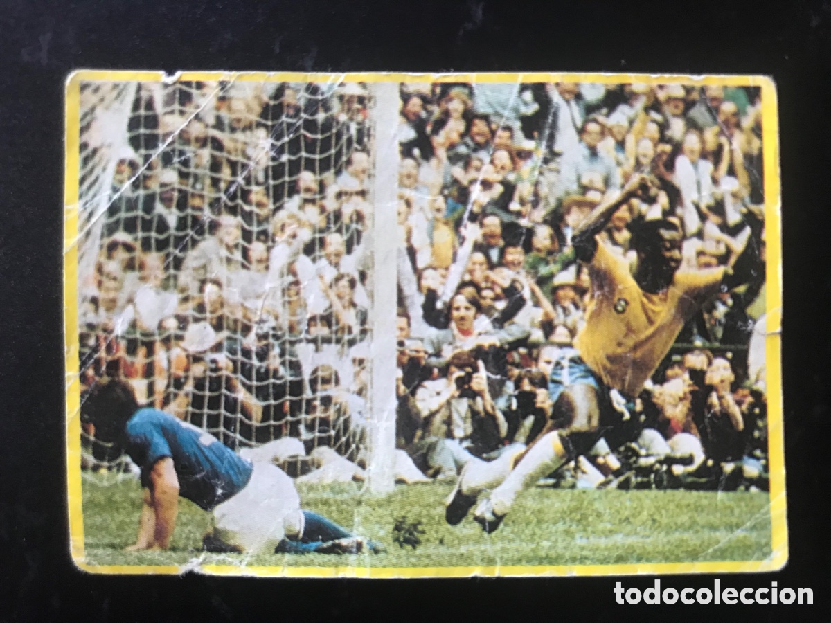 Figurine di Calcio: Cromo F&uacute;tbol en acci&oacute;n Danone 82. No. 75. Pele. Brasil. Nunca pegado.