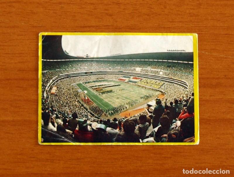 Cromos de F&uacute;tbol: Mundial de Espa&ntilde;a - N&ordm; 74, ESTADIO AZTECA MEXICO - F&uacute;tbol en acci&oacute;n Danone 82, 1982