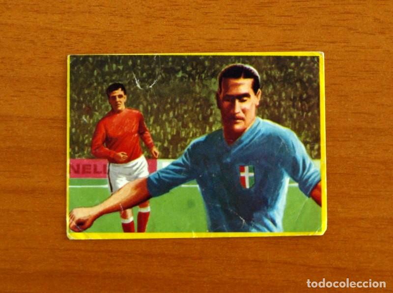 Cromos de F&uacute;tbol: Mundial de Espa&ntilde;a - N&ordm; 18 - F&uacute;tbol en acci&oacute;n Danone 82, 1982 - Nunca pegado