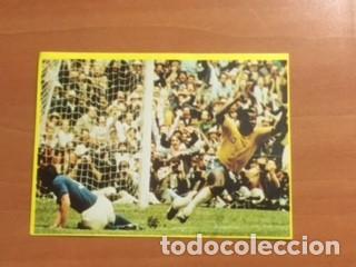 Cromos de F&uacute;tbol: Cromo futbol en acci&oacute;n, Danone 82, 75 nunca pegado como nuevo