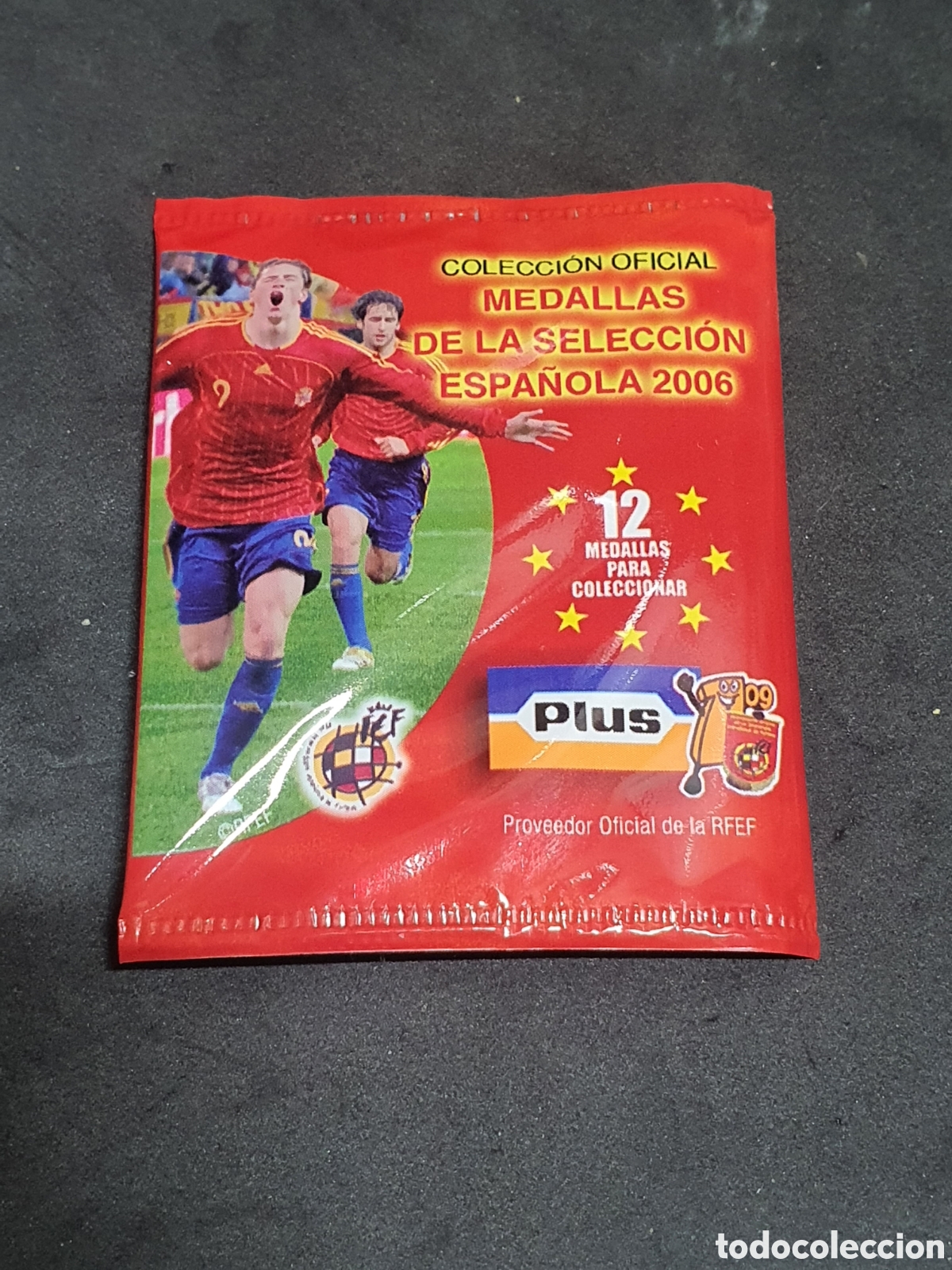 Cromos de f&uacute;tbol: Sobre sin abrir medallas de la selecci&oacute;n espa&ntilde;ola de f&uacute;tbol 2006 Plus