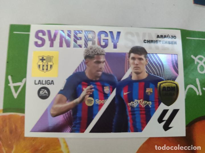 Fu&szlig;ball-Sticker: 2 ARA&Uacute;JO CHRISTENSEN SYNERGY ADN LALIGA BARCELONA BAR&Ccedil;A LIGA ESTE 2023 2024 23 24