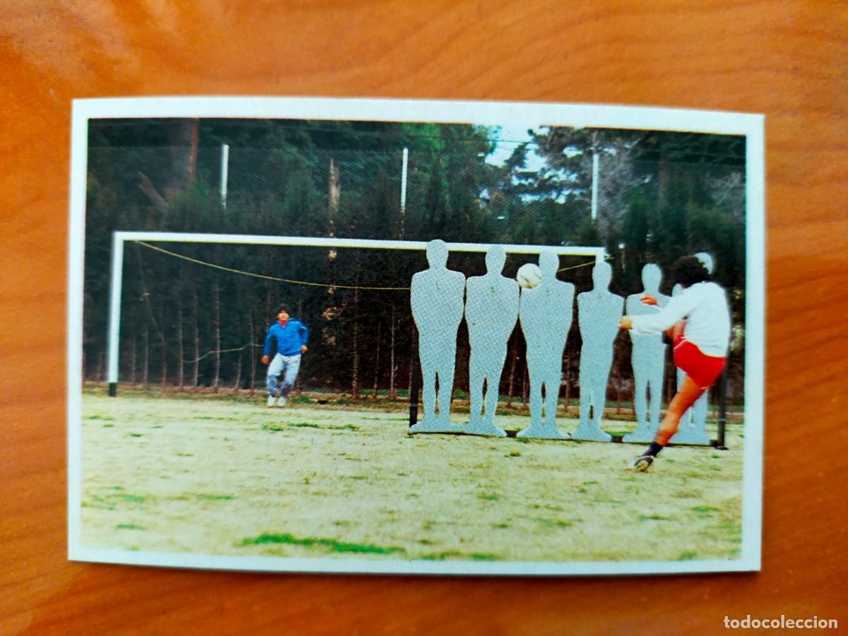 Cromos de F&uacute;tbol: Maradona sus driblins sus goles. Cromo 74