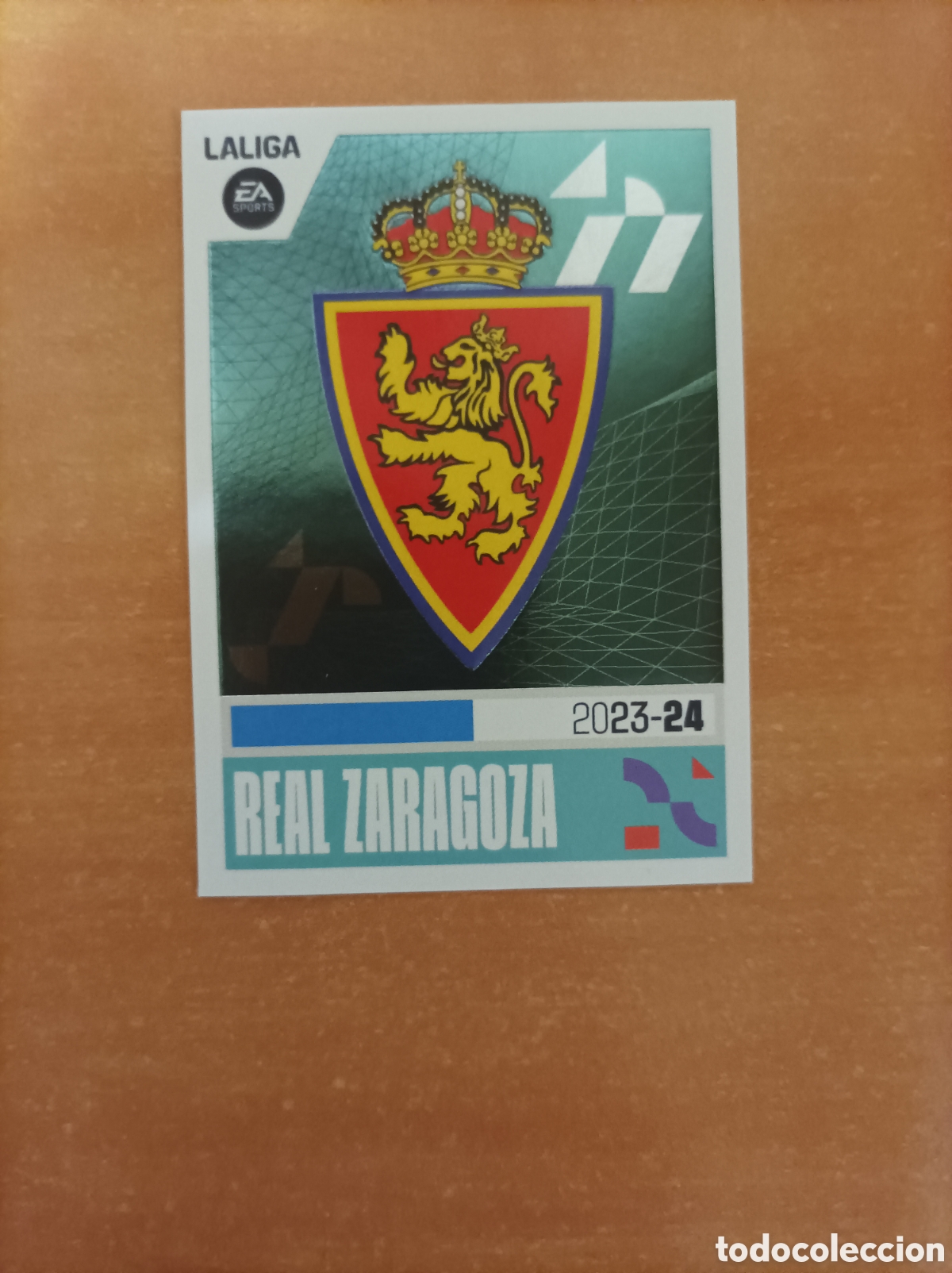 Fu&szlig;ball-Sticker: Real Zaragoza 22 Escudos Segunda Divisi&oacute;n Liga Este 2023/24 23-24