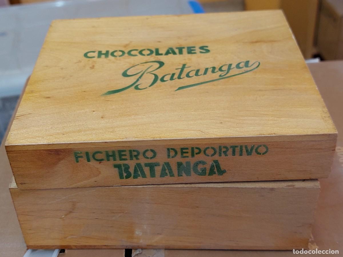 Cromos de F&uacute;tbol: antigua caja de madera chocolates batanga fichero deportivo para guardar cromo de futbol
