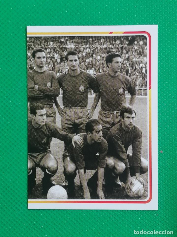 Cromos de F&uacute;tbol: 2 PLANTILLA 1964 EL ALBUM DE LA SELECCION ESPA&Ntilde;OLA 2020 CARREFOUR PANINI