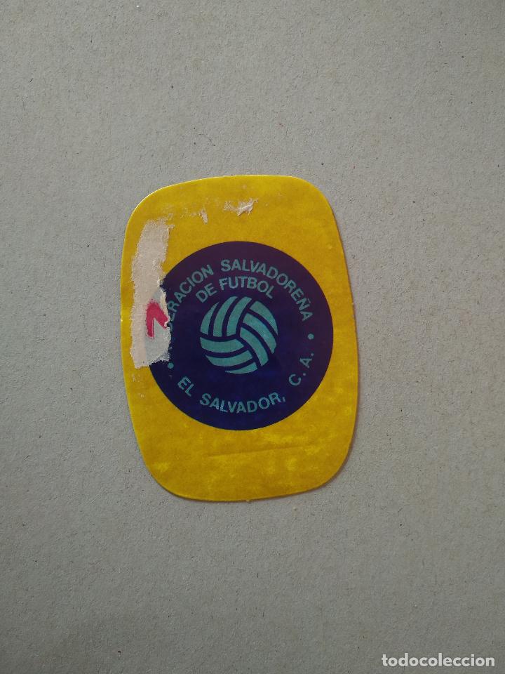 Cromos de F&uacute;tbol: ESCUDO EL SALVADOR ESPA&Ntilde;A 82 CROMO FUTBOL MUNDIAL 1982 REYAUCA EL NARANJITO WORLD CUP