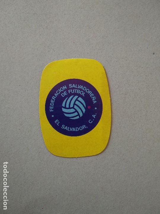 Cromos de F&uacute;tbol: ESCUDO EL SALVADOR ESPA&Ntilde;A 82 CROMO FUTBOL MUNDIAL 1982 REYAUCA EL NARANJITO WORLD CUP