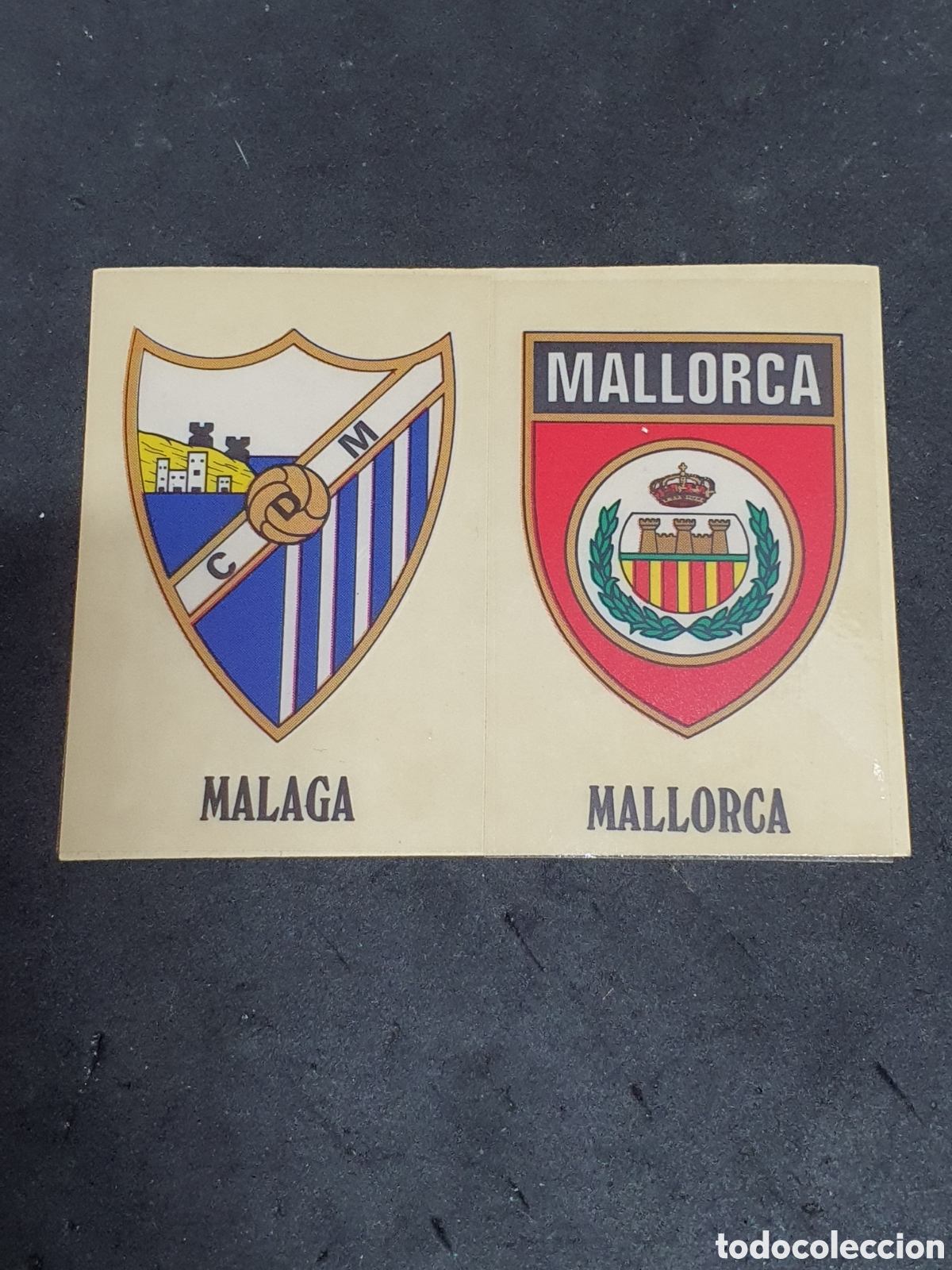 Fu&szlig;ball-Sticker: Escudos M&aacute;laga y Mallorca F&Uacute;TBOL '90
