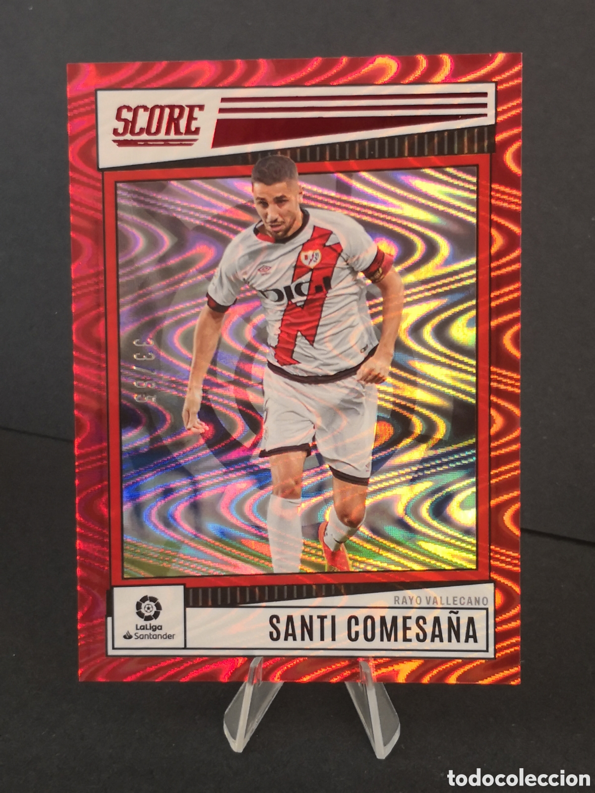 Cartes &agrave; collectionner de Football: 98 numerada 33/65 swirl COMESA&Ntilde;A RAYO VALLECANO SCORE 2022 2023 23 CROMOS CARDS TOPPS DONRUSS
