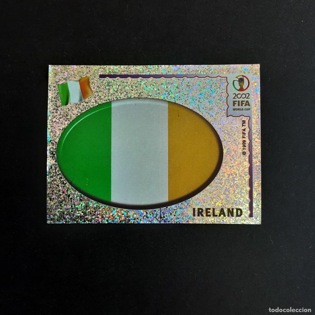 Figurine di Calcio: CROMO FUTBOL MUNDIAL 2002 EDITORIAL PANINI 350.ESCUDO-IRLANDA-NUNCA PEGADO-TRASERA EN NEGRO