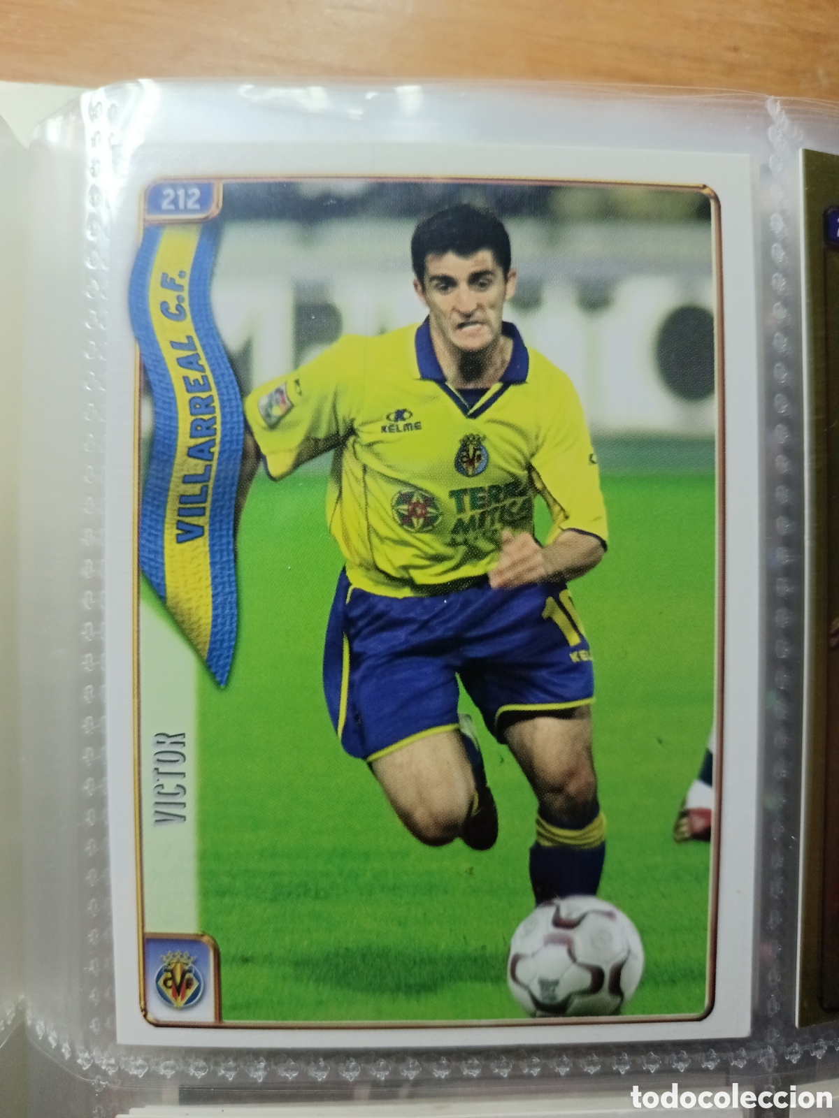 Fu&szlig;ball-Sticker: 212 V&iacute;ctor (Baja)Mundicromo 2004/2005