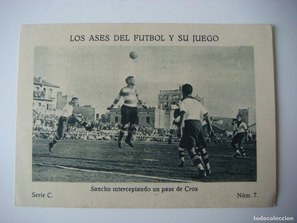 Cromos de f&uacute;tbol: CROMO DE LOS ASES DEL FUTBOL Y SU JUEGO SERIE-C-NUM-7 SANCHO INTERCEPTANDO UN PASE A CROS-ALB-N&ordm;.1