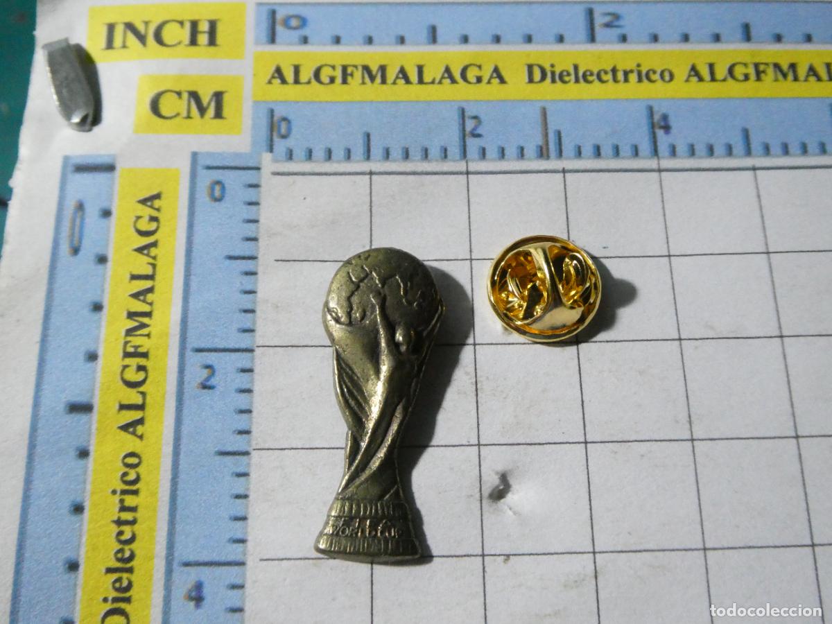 Cromos de Futebol: PIN DE DEPORTES. F&Uacute;TBOL. TROFEO COPA DEL MUNDO MUNDIAL JULES RIMET