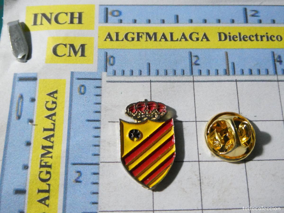 Football Stickers: PIN DE DEPORTES. F&Uacute;TBOL. CD LAGUNA VALLADOLID. ESCUDO EQUIPO