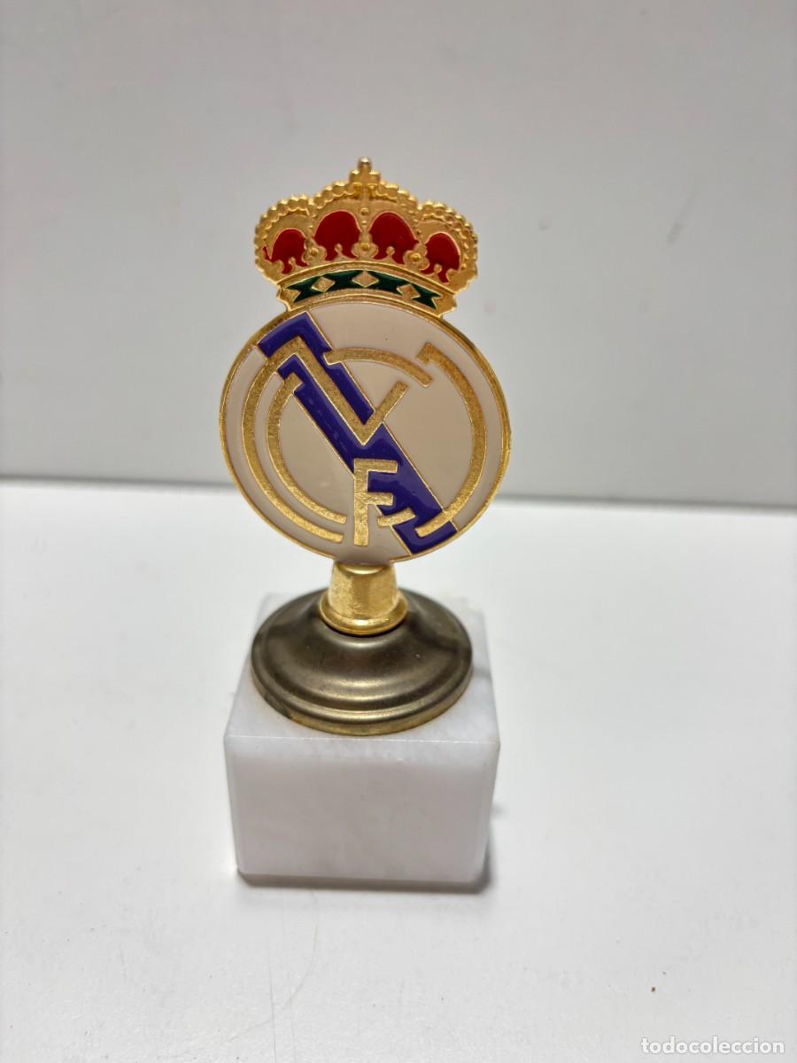 Cromos de f&uacute;tbol: TROFEO O ZIPO ESCUDO ANTIGUO REAL MADRID