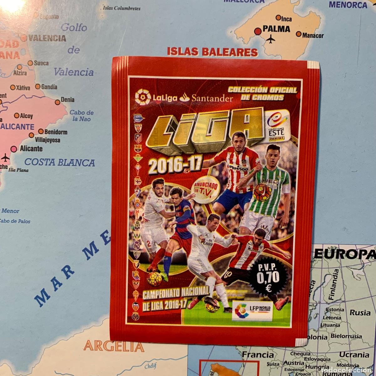 Cromos de f&uacute;tbol: Sobre sin abrir versi&oacute;n logo liga Santander cromo este 16-17 2016-2017
