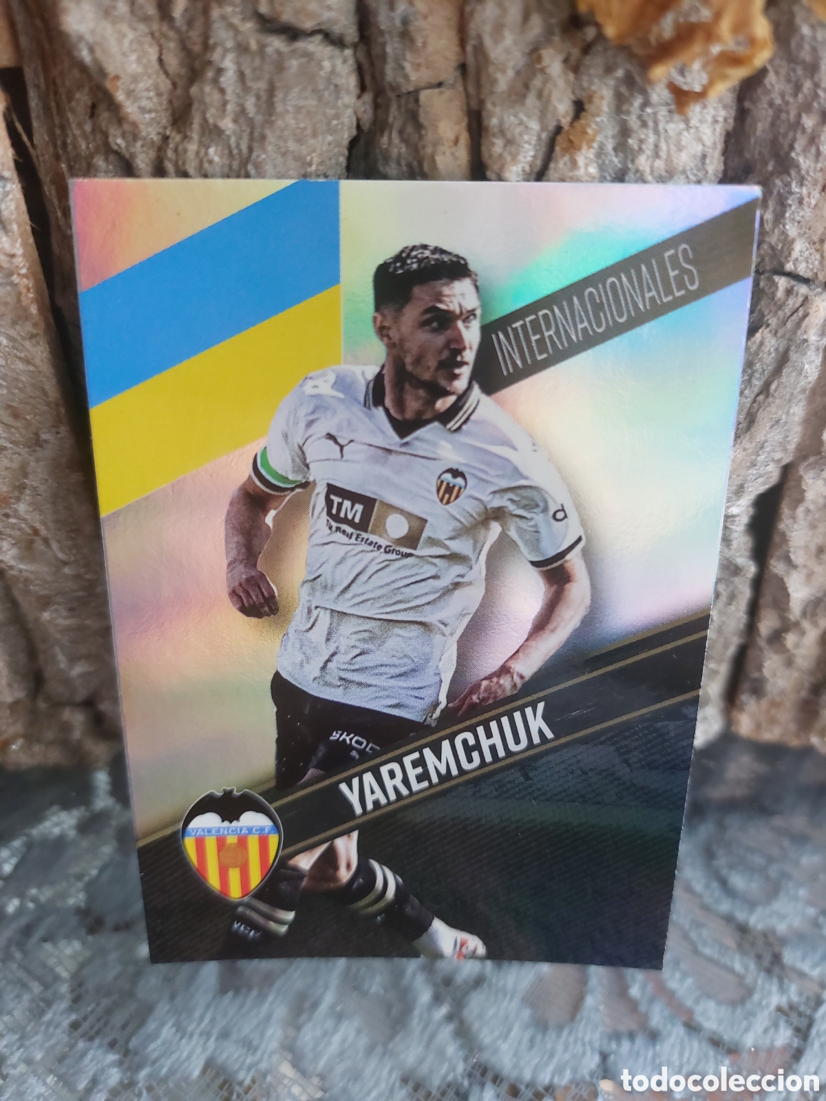 Cromos de F&uacute;tbol: RAINBOW 45 YAREMCHUK INTERNACIONALES VALENCIA CF MUNDICROMO 23 24 2023 2024 ADNVCF FOOTBALL TREASURE