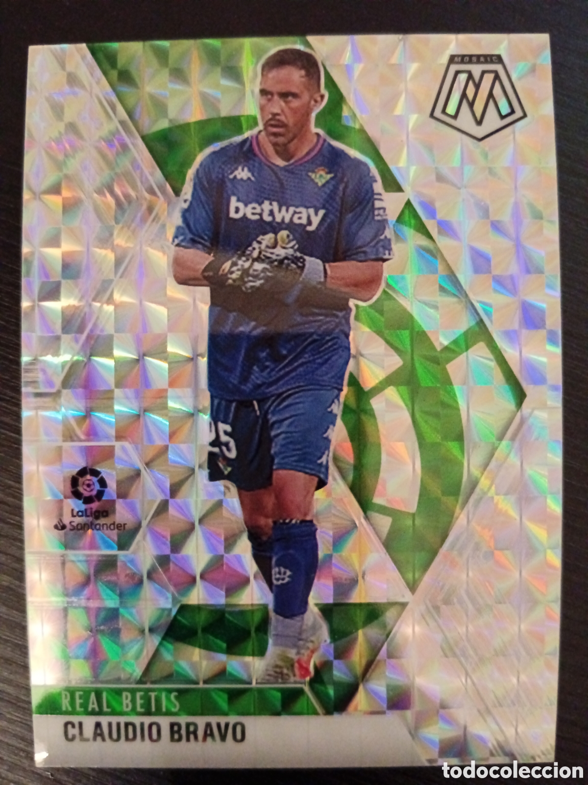 Cromos de Futebol: Claudio Bravo Betis Silver Prizm Mosaic La Liga 20-21 #9