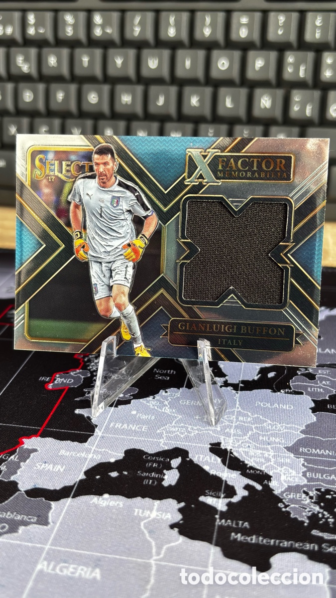 Cromos de Futebol: Gianluigi Buffon Memorabilia Select Panini America 2017 2018 Italia Italy