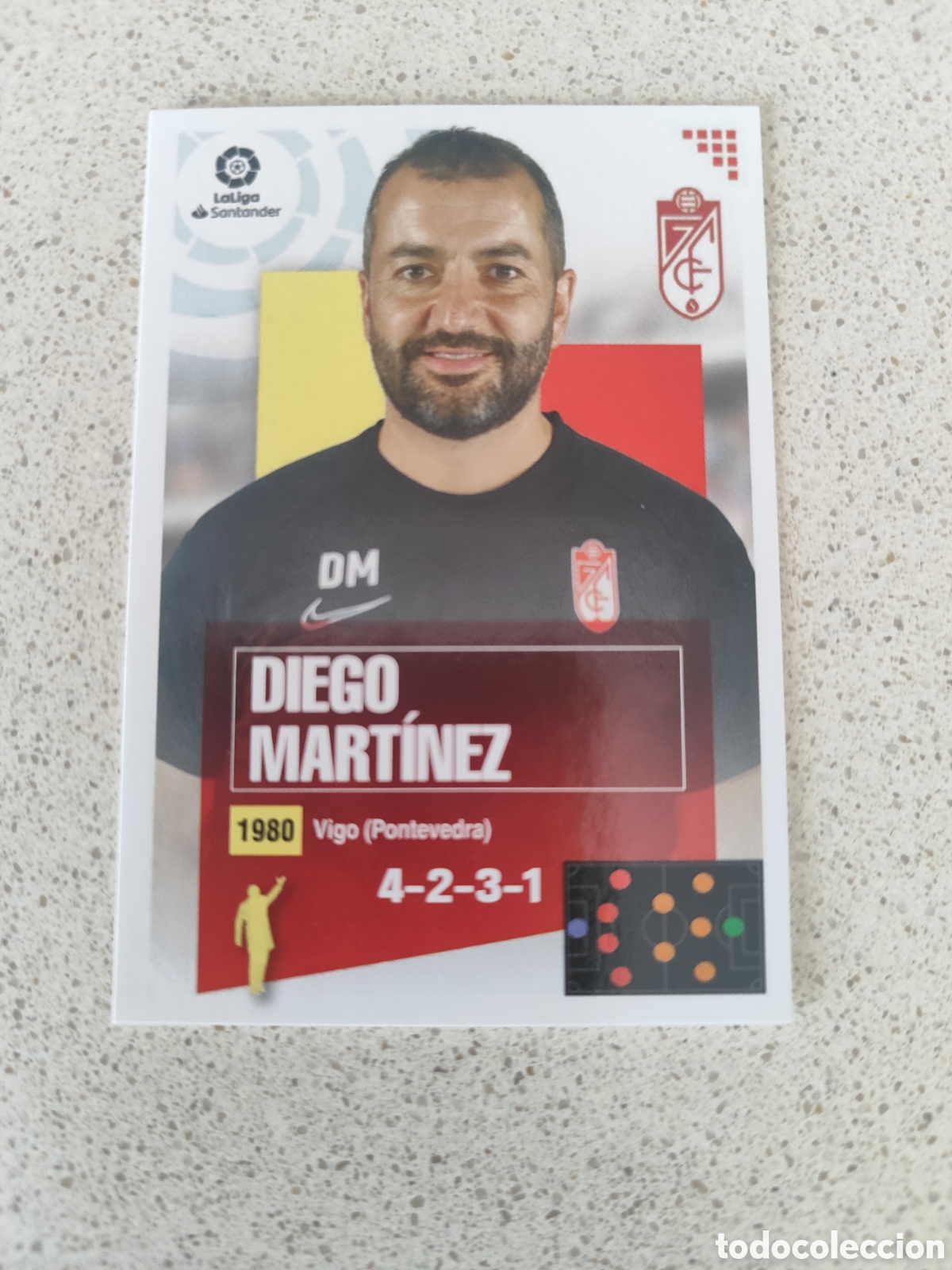 Figurine di Calcio: CROMO DIEGO MART&Iacute;NEZ GRANADA N&Uacute;MERO 1. LIGA ESTE 20/21.