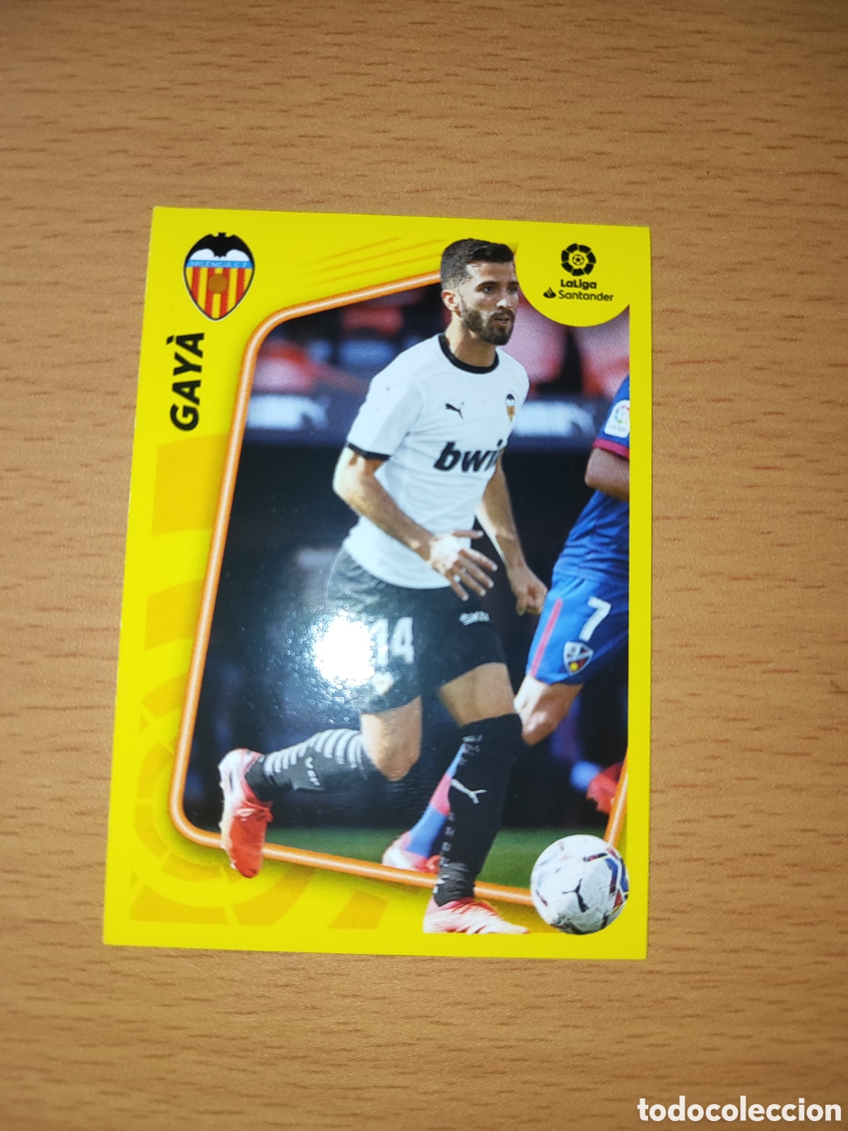Figurine di Calcio: CROMO ESPECIAL GAY&Aacute; VALENCIA N&Uacute;MERO 3. LIGA ESTE 21/22.
