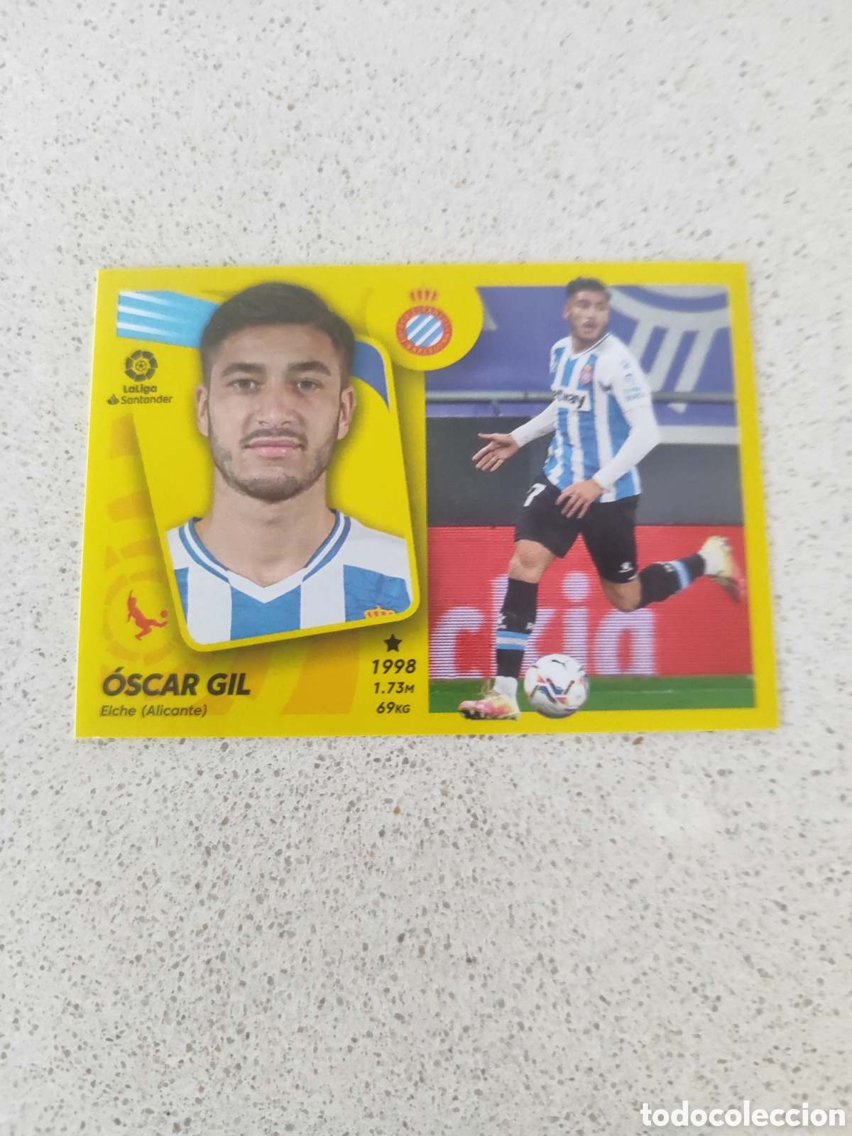 Fu&szlig;ball-Sticker: CROMO &Oacute;SCAR GIL ESPANYOL N&Uacute;MERO 8. LIGA ESTE 21/22.