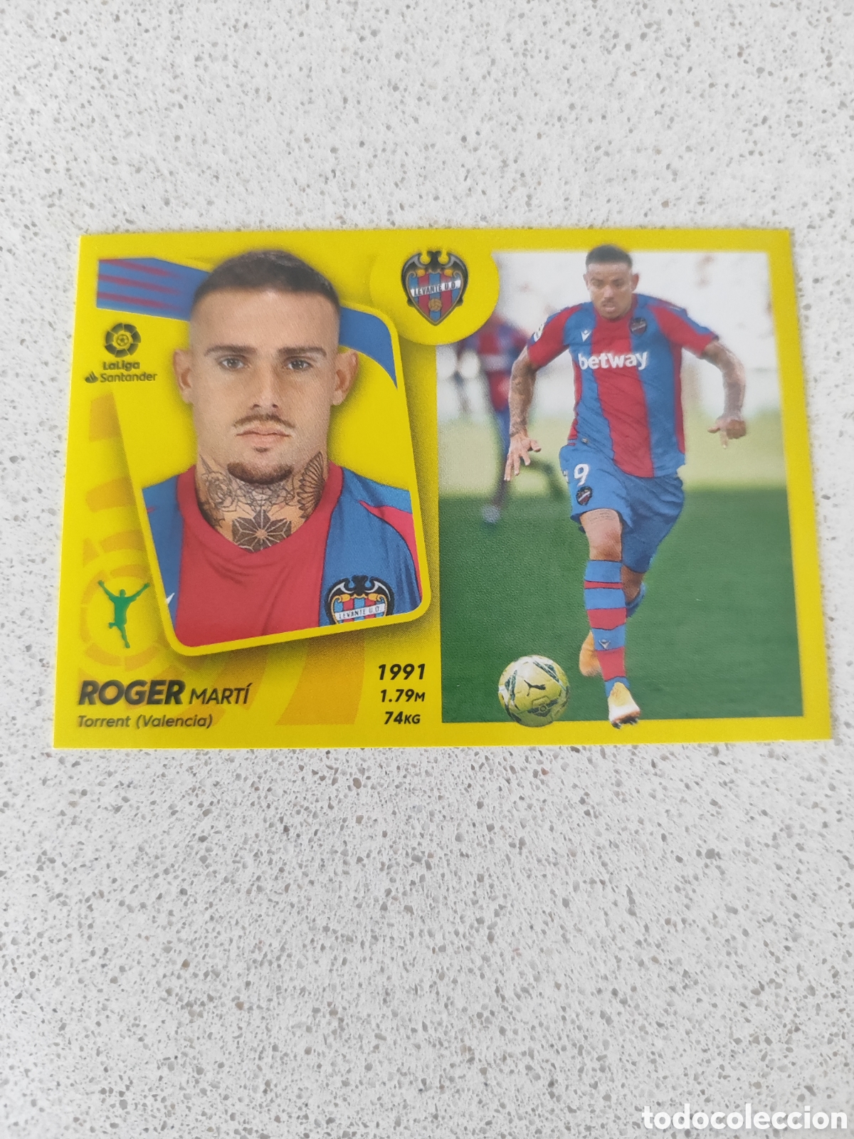Cromos de Futebol: CROMO ROGER LEVANTE N&Uacute;MERO 20. LIGA ESTE 21/22.