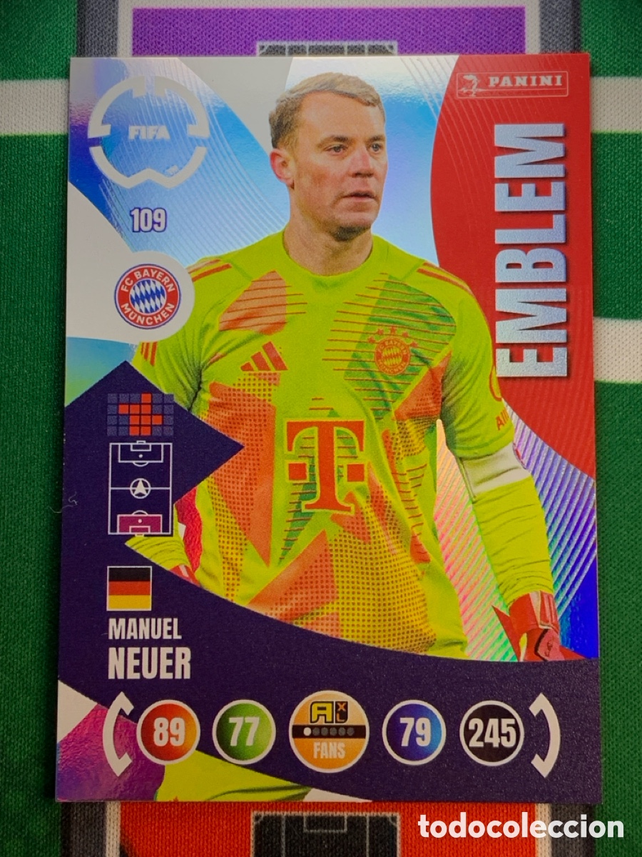 Cromos de Futebol: 109 Manuel Neuer FC Bayern M&uuml;nchen Emblem Adrenalyn FIFA WORLD CUP 2025